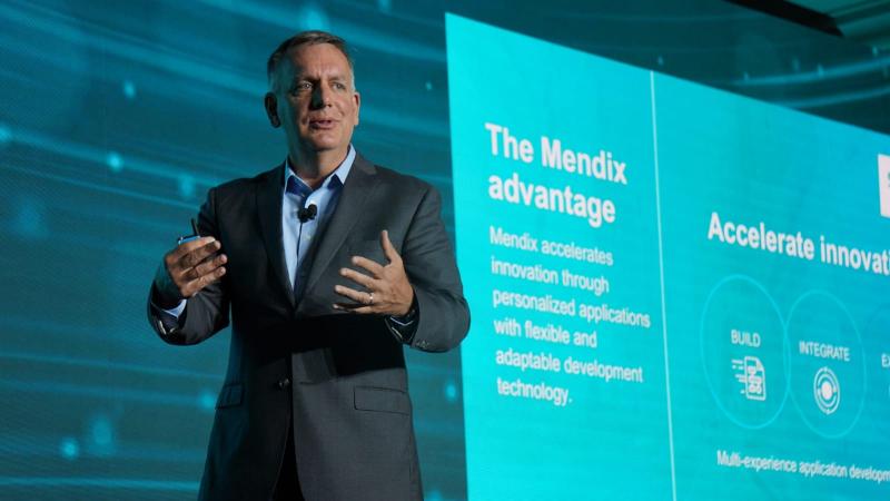 Тони Хеммельгарн, генеральный директор недавно переименованного Siemens Digital Industries Software на конференции Siemens Media and Analyst (SMAC) 2019 в Нью-Йорке (изображение предоставлено Siemens Software) 