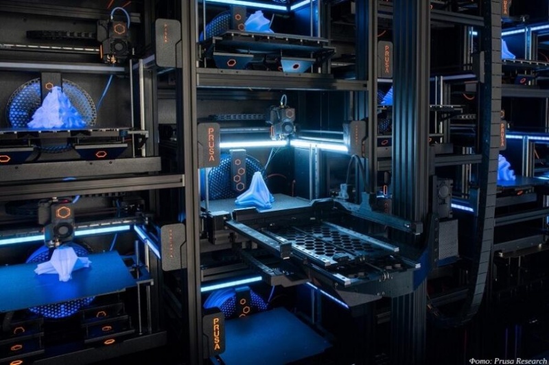 Команда Йозефа Пруши демонстрирует автоматизированную ферму 3D-печати