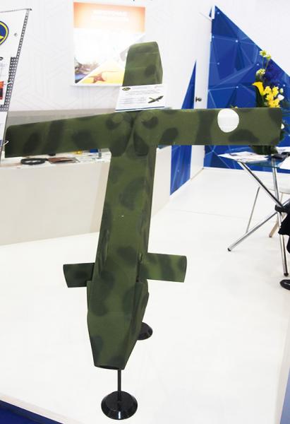 Рис. 1. Беспилотный летательный аппарат с ячеистой  конструкцией крыла, напечатанный по технологии SLS, ВИАМ