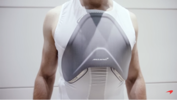 3D-напечатанный жилет для гонщиков McLaren