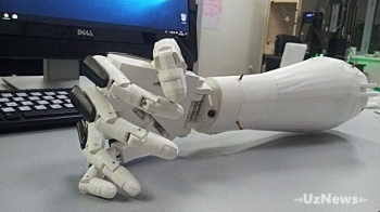Узбекские студенты создали умный протез руки на 3D-принтере