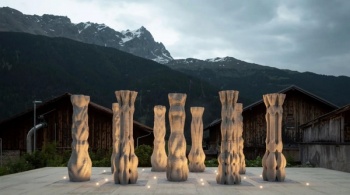 Напечатанные декорации для фестиваля танцев в Альпах