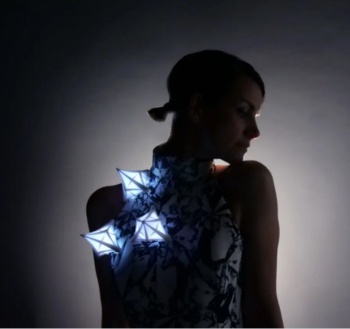 Новое платье-метеор Анук Виппрехт, напечатанное на 3D-принтере 