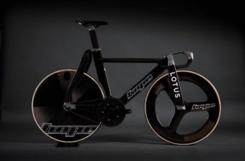 Lotus создал карбоновый велосипед 