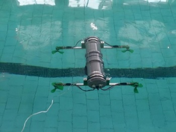 подводный квадрокоптер с 3D-печатными деталями