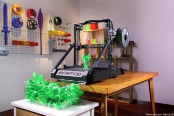 Infinity3D: конвейерный 3D-принтер-трансформер