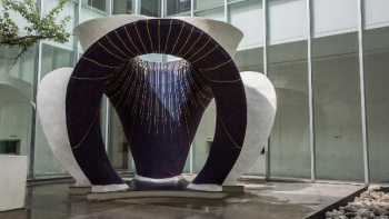 Швейцарские ученые напечатали на 3D-принтере вязаный павильон