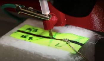 Исследователи из университета создали новый метод печати меди на ткани для носимой электроники