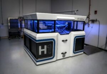 3D-принтер для струйной металлической печати H2 у GE Additive