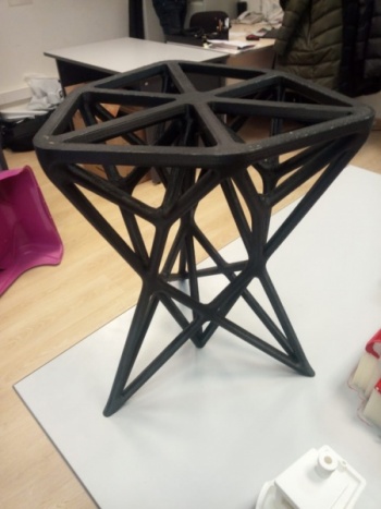 На новейшем 3D принтере BigRep STUDIO G2 напечатали стул из материала Carbex от CyberFiber