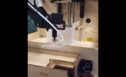   Роботизированная рука собирает орган из слоёв клеток, напечатанных на 3D-принтере.  Иллюстрация Gideon Ukpai/UC Berkeley.