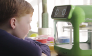 USEED разрабатывает детский настольный 3D-принтер с голосовым управлением