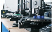 Детали, напечатанные на 3D-принтере, можно поправить прямо в процессе изготовления